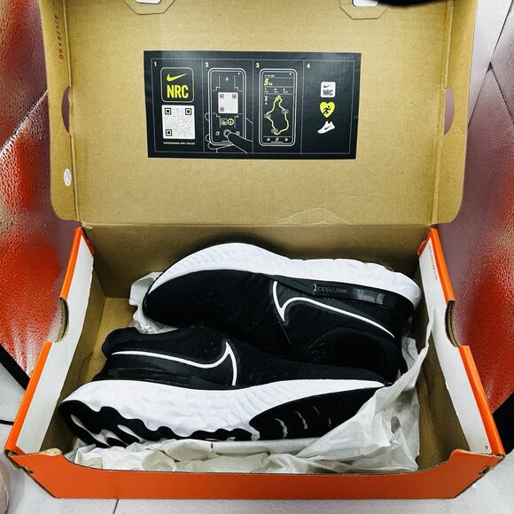 Size 6.5 - Nike React Infinity Run Flyknit 2 Black Women’s Running Shoe - Picture 9 of 9